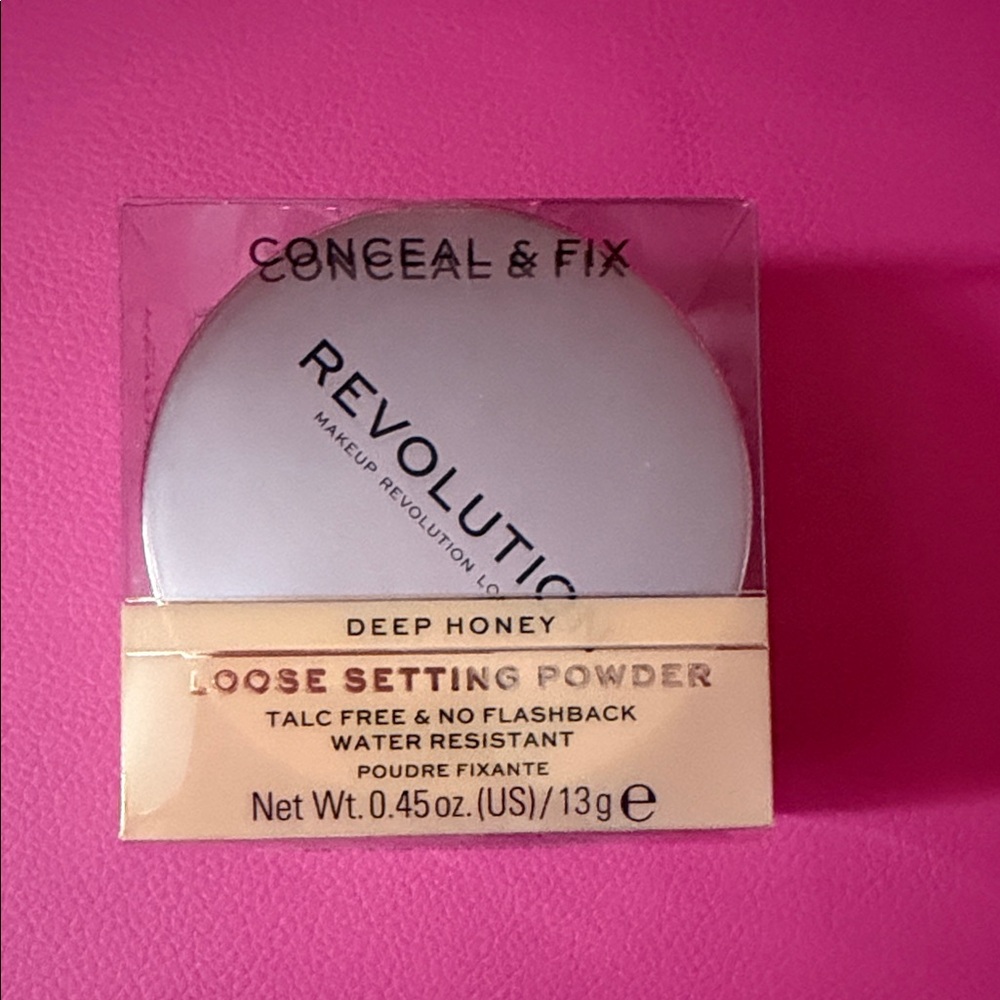 Revolution Conceal & Fix Loose Setting Powder in Deep Honey